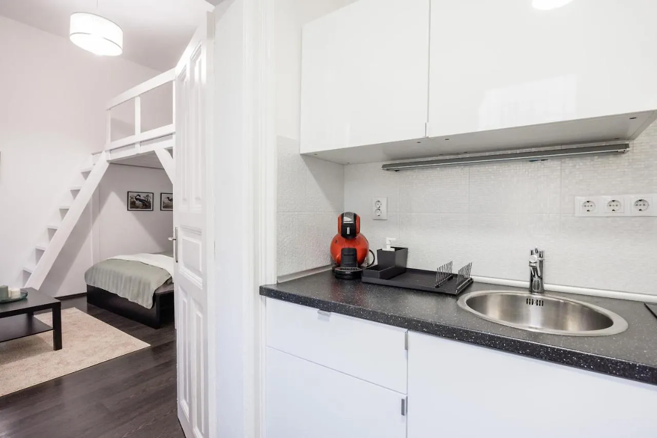 Appartamento Charming Downtown Hideaway Steps From New York Cafe! Budapest 0*,  Ungheria