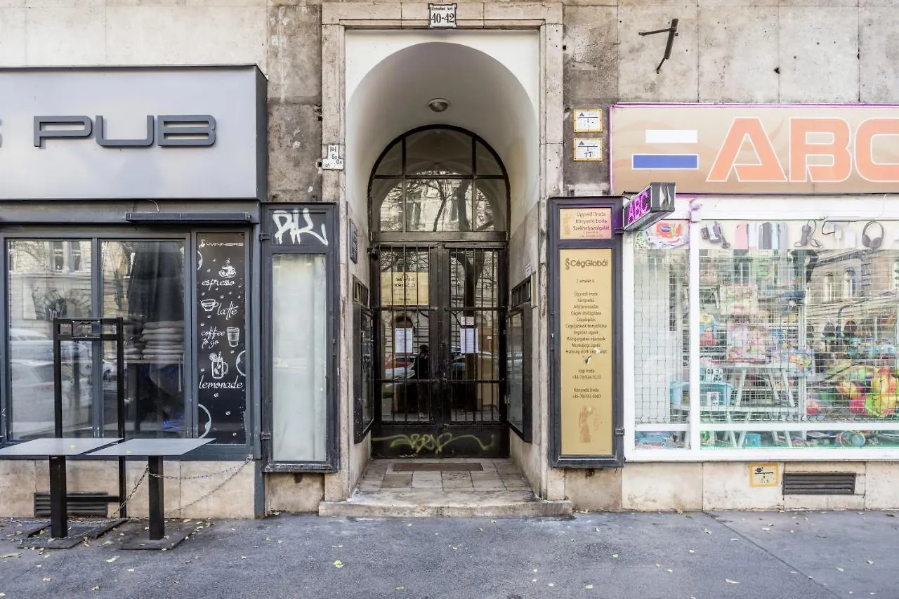 Appartamento Charming Downtown Hideaway Steps From New York Cafe! Budapest 0*,